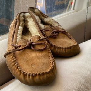 UGG slippers womens s 8
